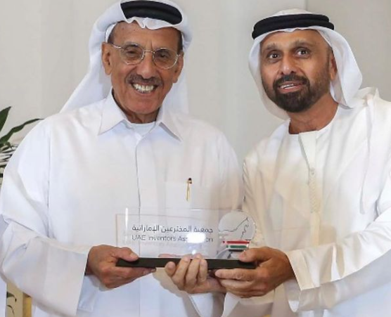 جلسة بعنوان دور رجال الأعمال في استقرار المجتمع