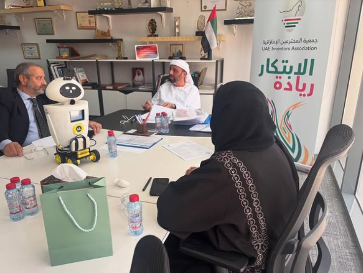 تشرفت باستقبال المخترعة الإماراتية وعضو الجمعية السيدة أحلام سلطان علي القايدي