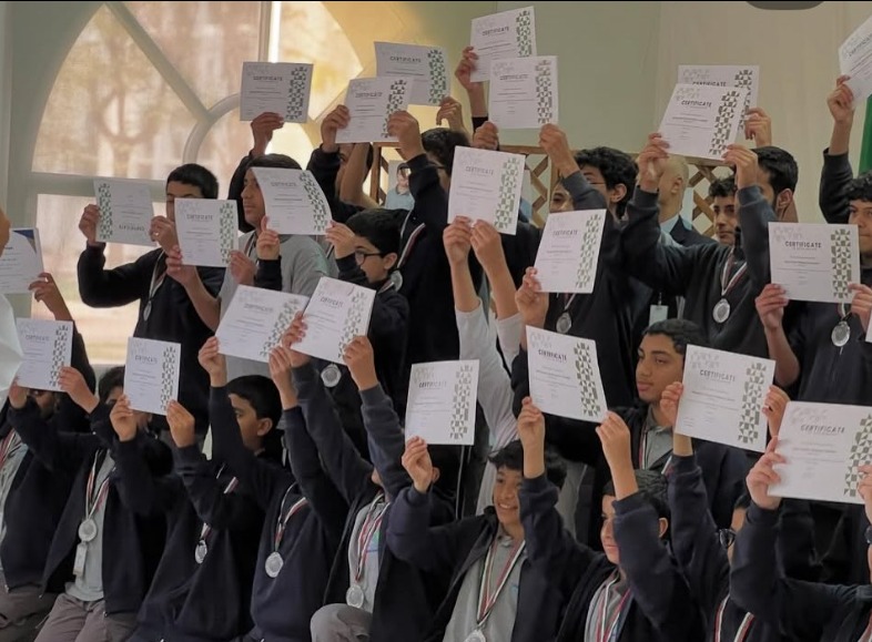أبناء زايد.. عقول تشرق بالأمل، وقلوب تنبض من أجل الوطن.